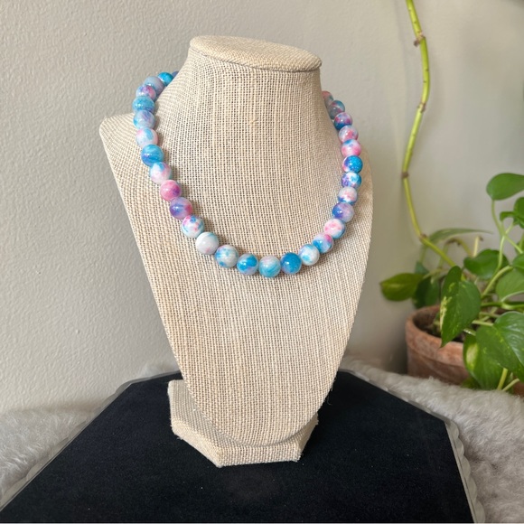 90s Style Marbled/Tie-dye Glass Bead Necklace - Strong Rhinestone Magnet Clasp - Picture 3 of 6